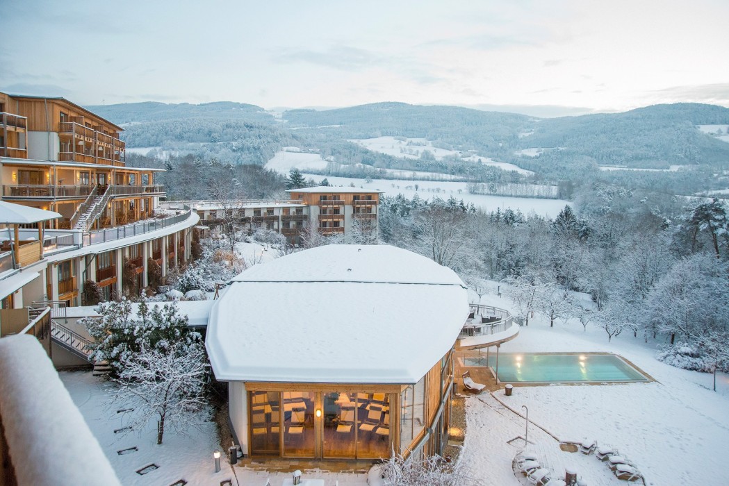 Aussenansicht_Winter_Schnee_Retter_Bio_Hotel_Restaurant_am_Poellauberg_Steiermark