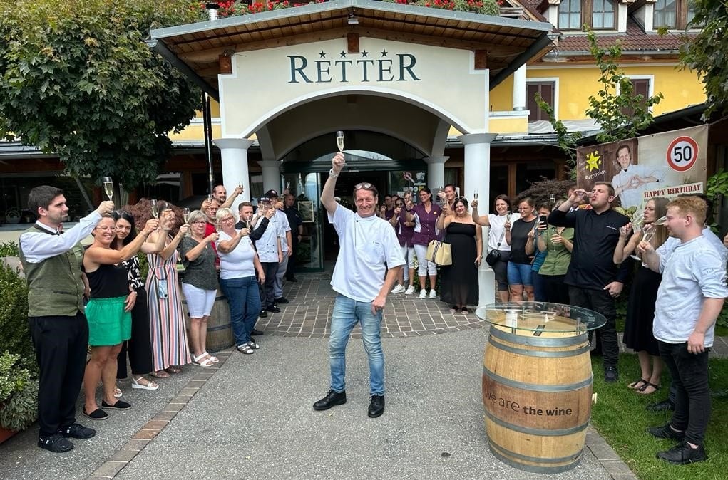 Retter Bio-Natur-Resort Mitarbeiter gratulieren Jürgen Archam zum Geburtstag