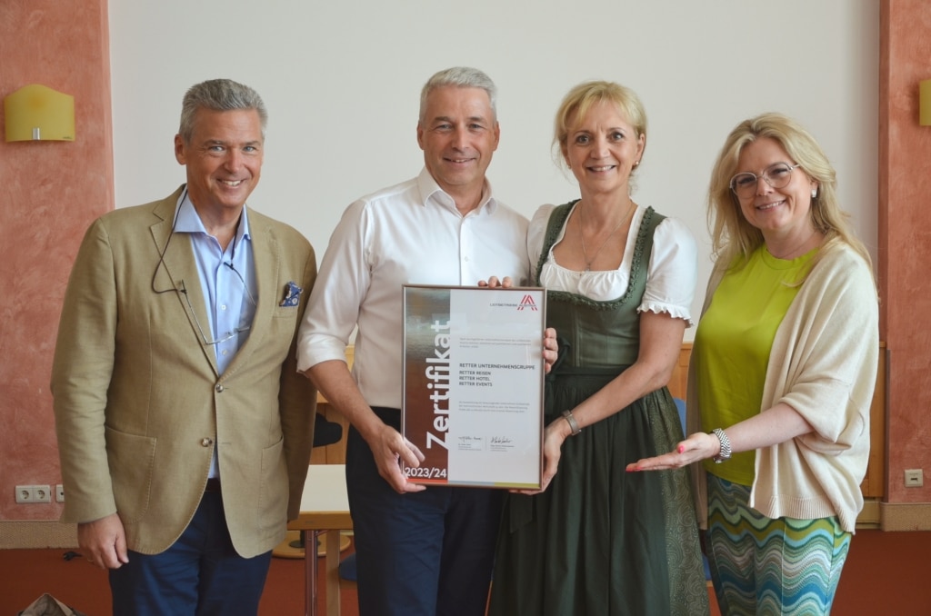 Zertifikatsverleihung_Leitbetriebe Austria-LBA-Urkunde-Award-2023